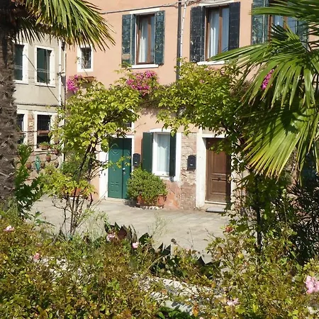 Sestiere Dorsoduro, A Due Passi Da Zattere-2